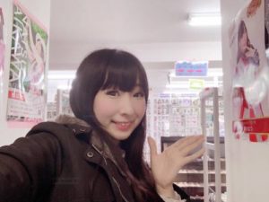 でらなんなん秋葉原店様にミスアキバ2019のポスターを貼らせて頂きました!!!